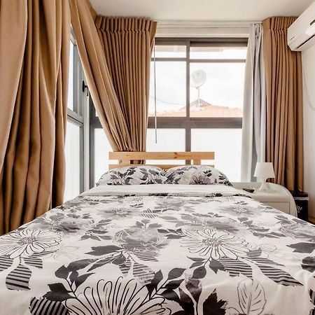 Appartamento Charming Unit With Pool And Great Amenities Rishon Leziyyon Esterno foto