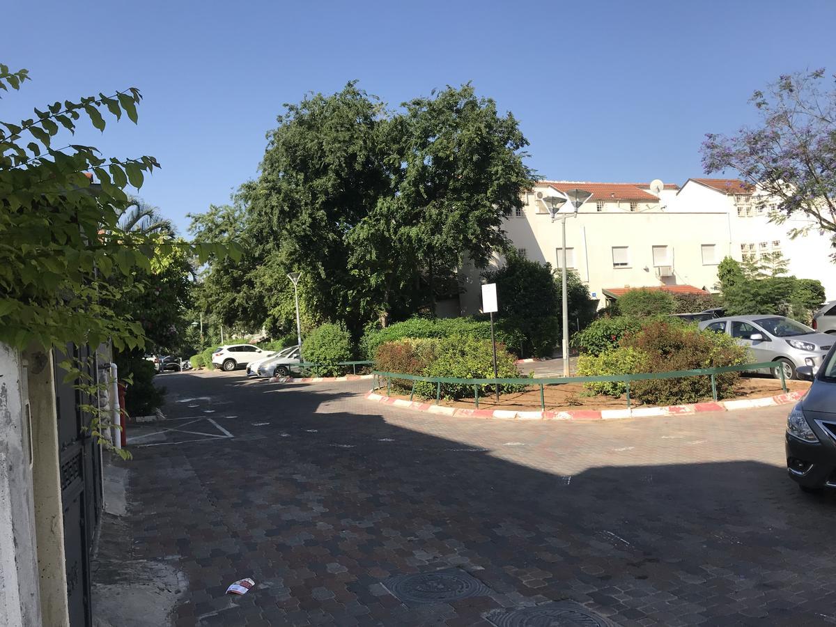Appartamento Charming Unit With Pool And Great Amenities Rishon Leziyyon Esterno foto