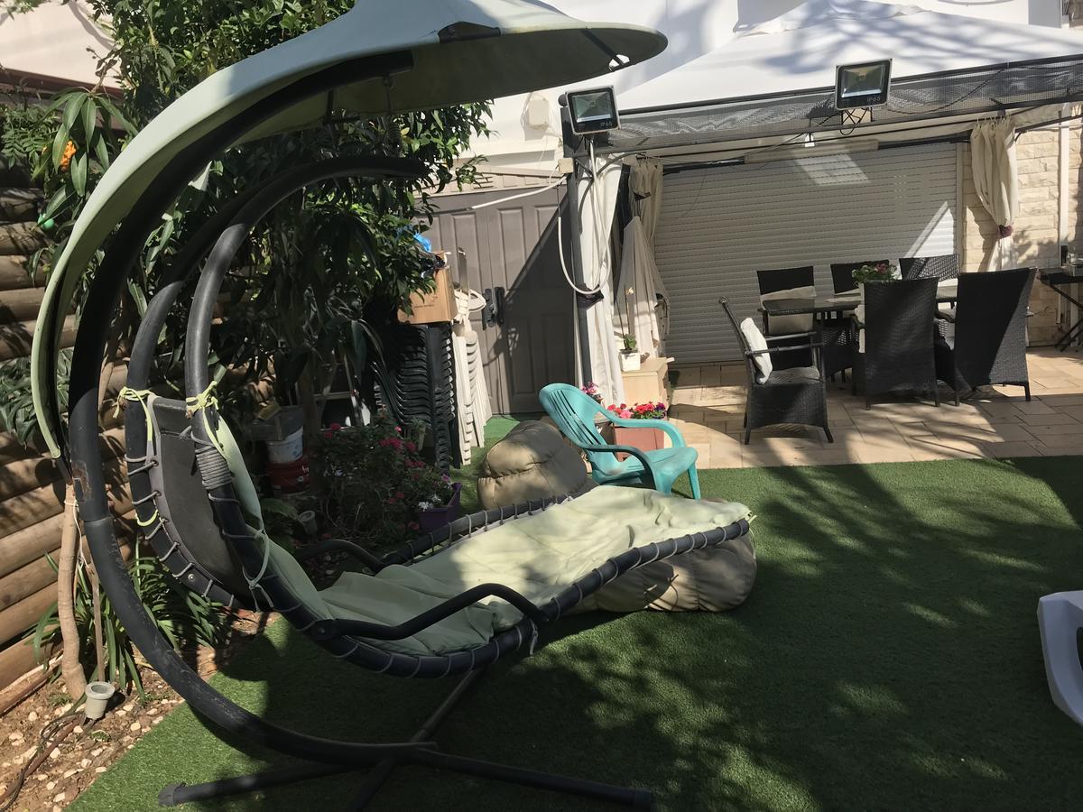 Appartamento Charming Unit With Pool And Great Amenities Rishon Leziyyon Esterno foto
