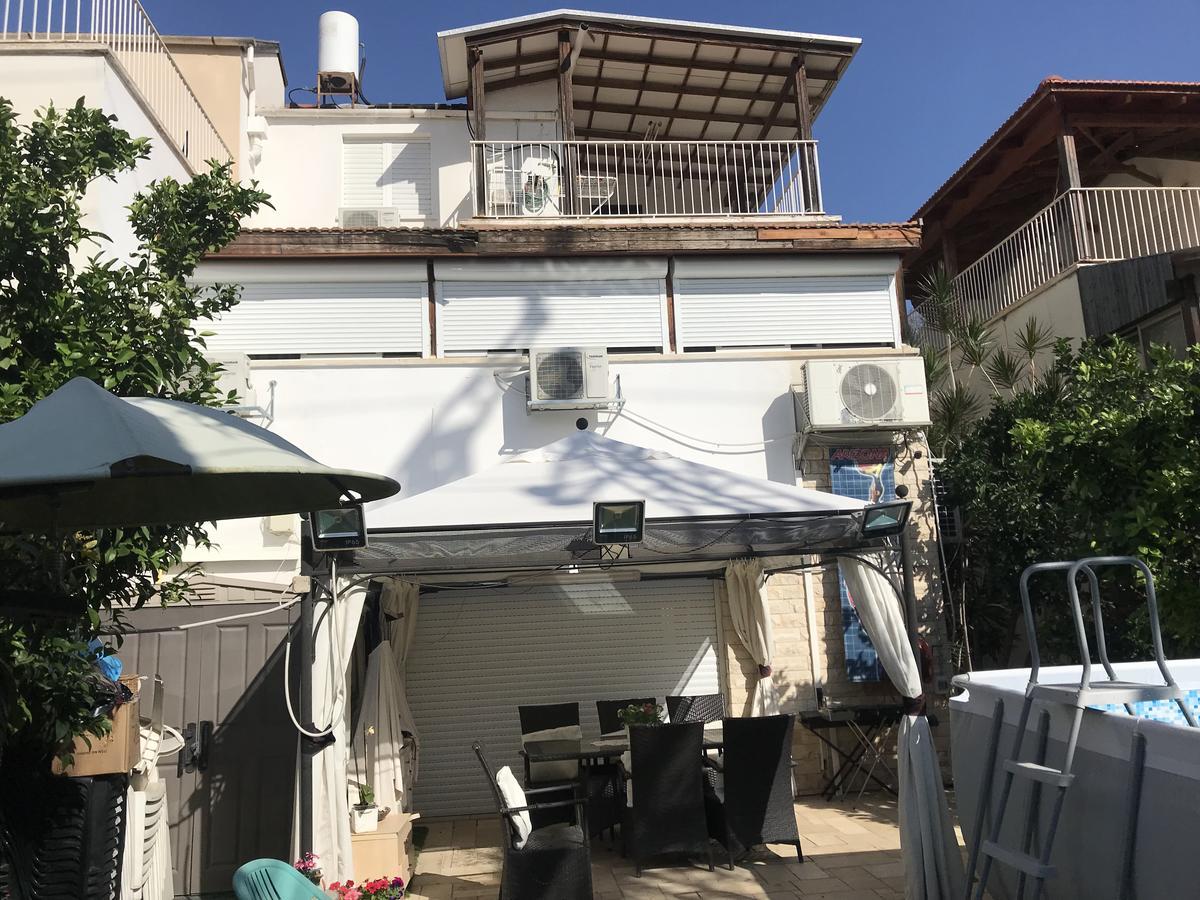 Appartamento Charming Unit With Pool And Great Amenities Rishon Leziyyon Esterno foto