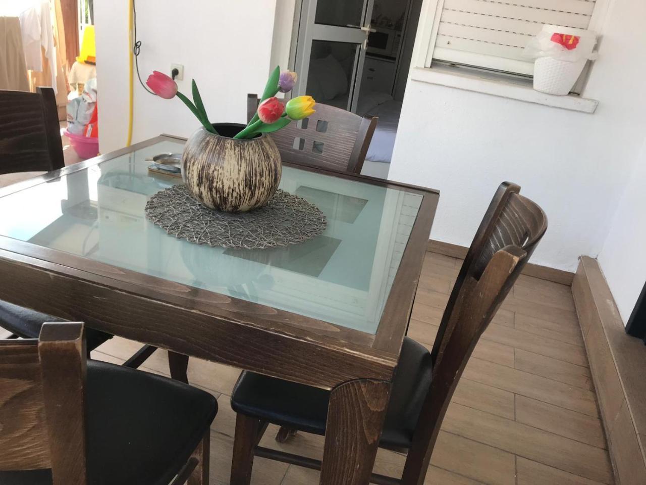 Appartamento Charming Unit With Pool And Great Amenities Rishon Leziyyon Esterno foto