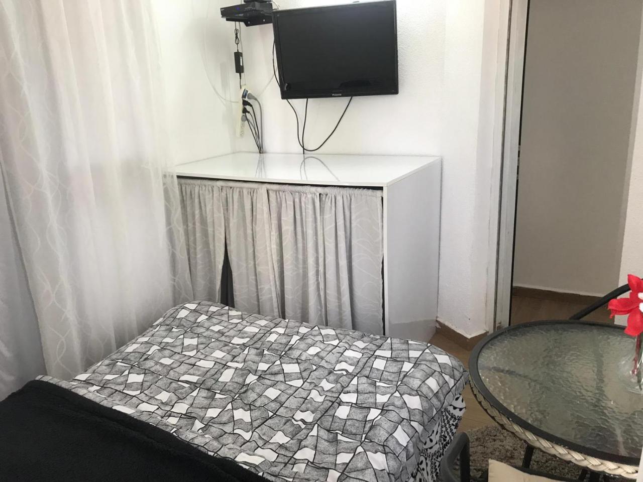 Appartamento Charming Unit With Pool And Great Amenities Rishon Leziyyon Esterno foto