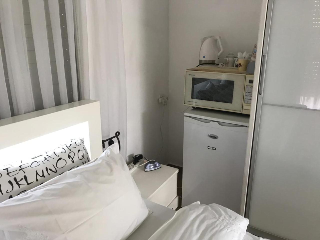Appartamento Charming Unit With Pool And Great Amenities Rishon Leziyyon Esterno foto