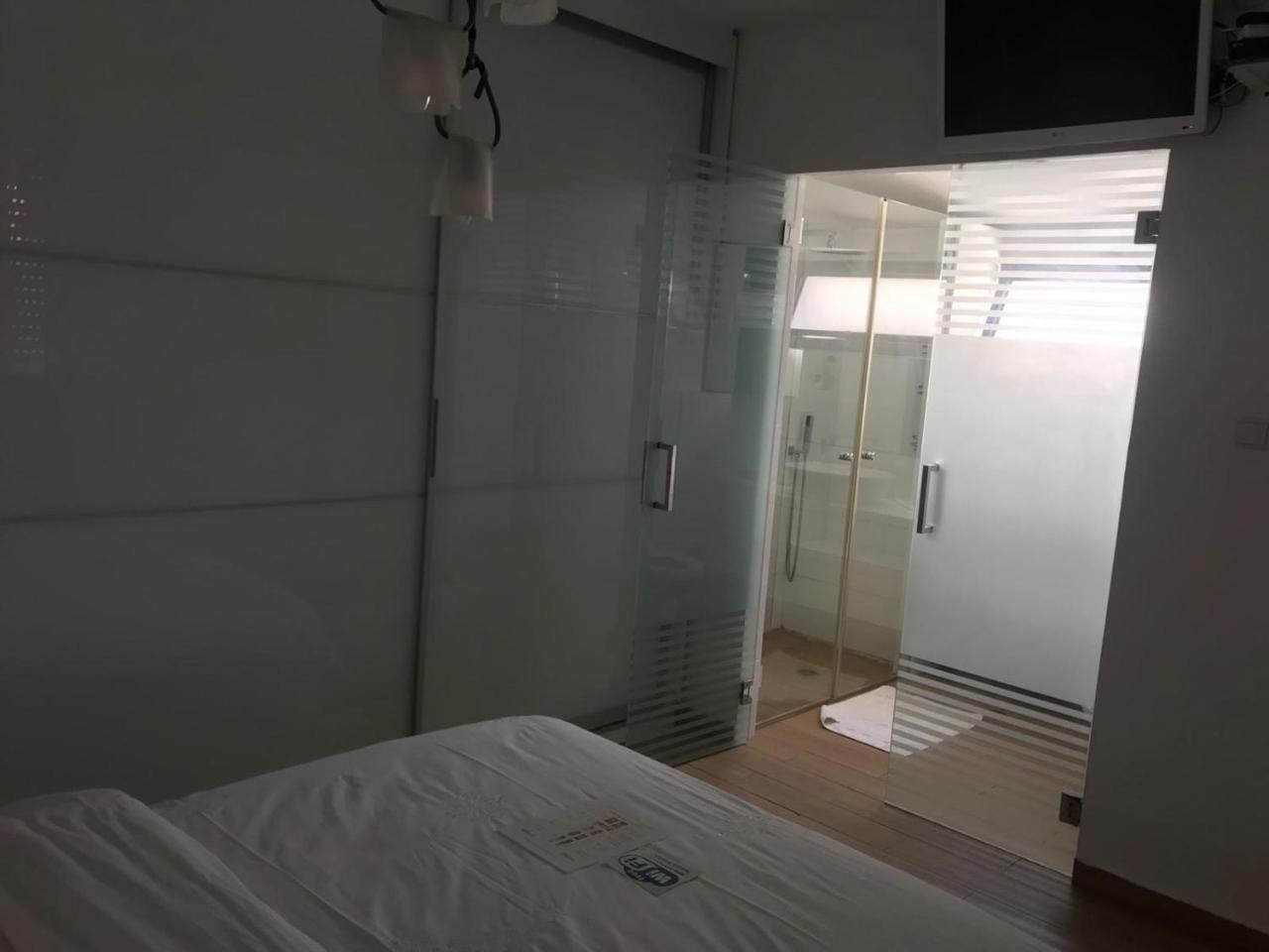 Appartamento Charming Unit With Pool And Great Amenities Rishon Leziyyon Esterno foto