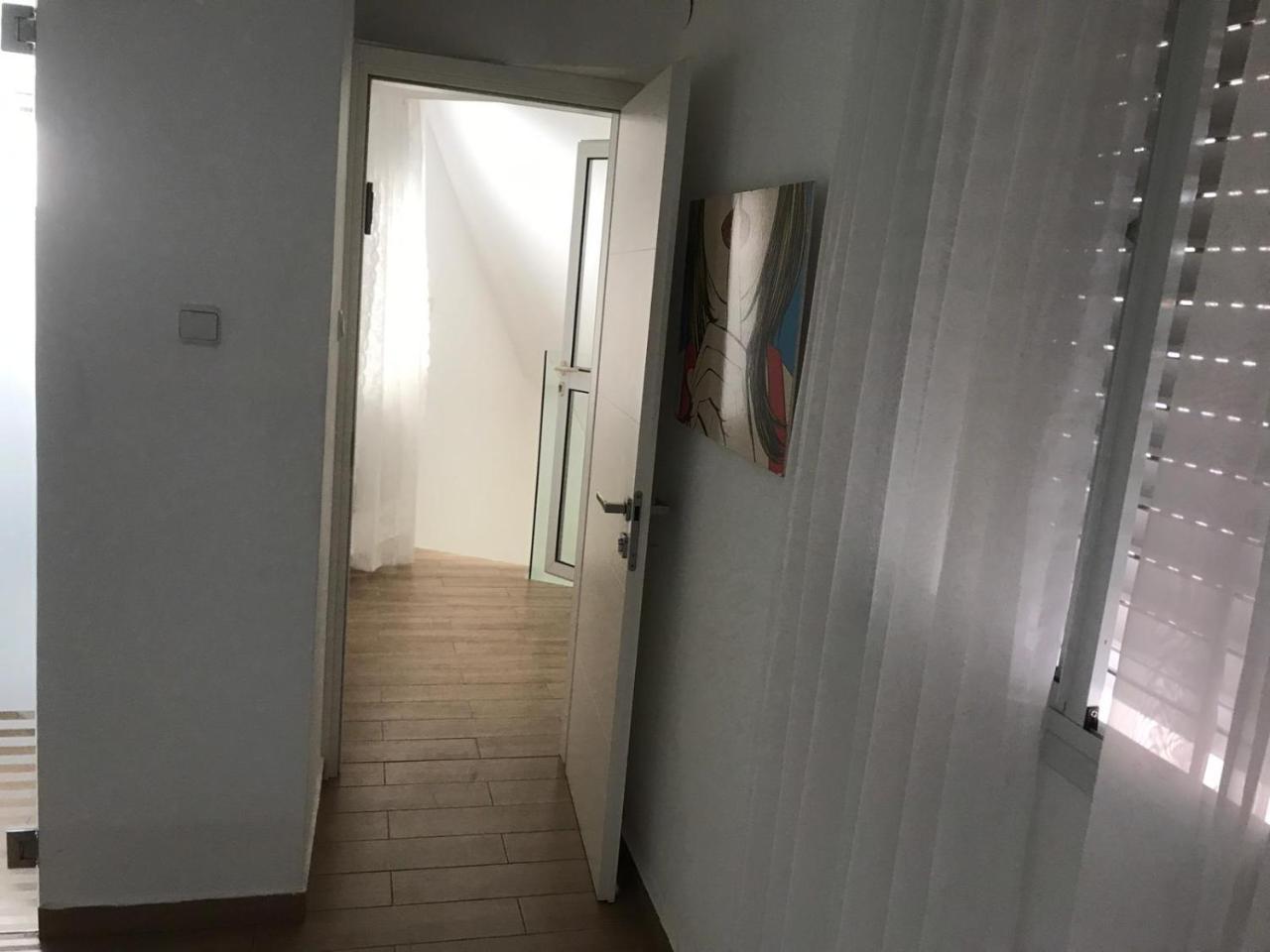 Appartamento Charming Unit With Pool And Great Amenities Rishon Leziyyon Esterno foto