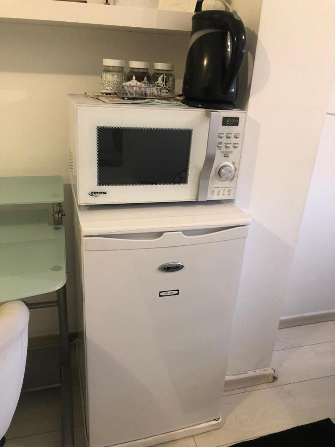 Appartamento Charming Unit With Pool And Great Amenities Rishon Leziyyon Esterno foto